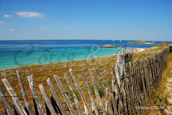 Plage sur l'Ile St Nicolas dans l'archipel  des Glnans (Finistre)