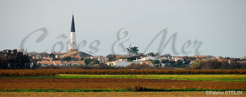 Ars en R , clocher et amer