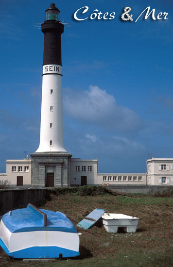 Grand phare de l'ile de Sein (Finistere)