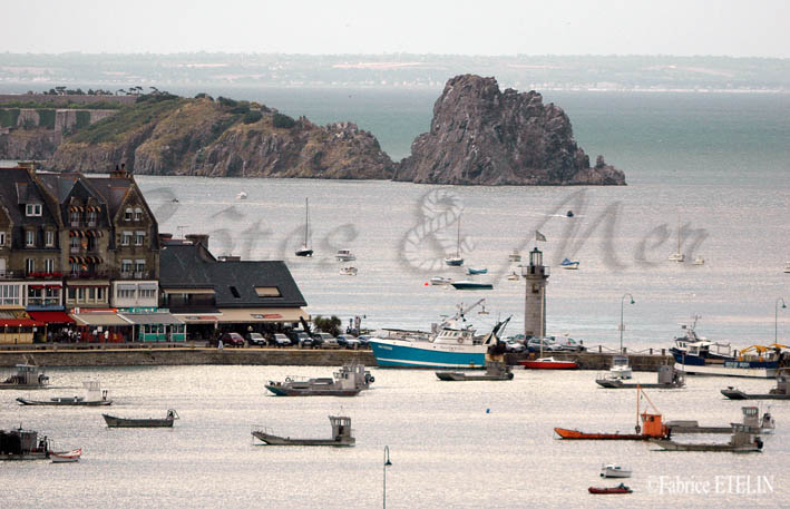 Port de La Houle , Cancale (Ille et Vilaine)