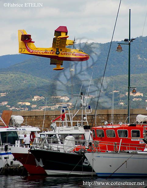 Canadair   Saint tropez !