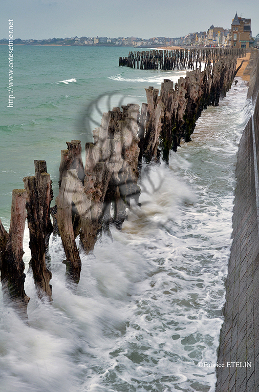 Vagues  Saint Malo