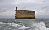 Fort Boyard entre les iles d'Aix et Olron