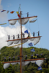 Marins sur les vergues du  CUAUHTEMOC ( l'aigle qui descend sur sa proie  en nahuatl) : nom du dernier empereur aztque.