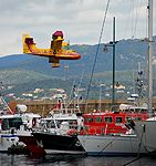 Canadair   Saint tropez !